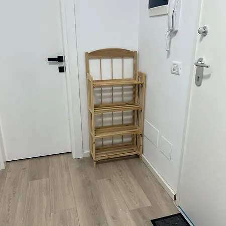 Poppy Apartment