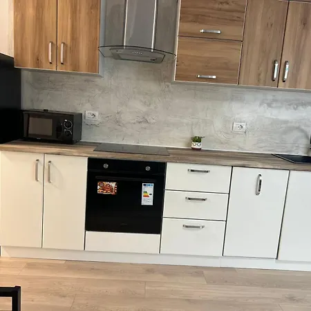 Poppy Apartment *